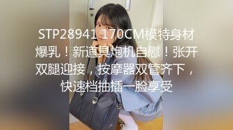 漂亮大奶瑜伽美女吃雞啪啪 教練在旁邊指導控制不在了 扒了褲子各種輸出 最後無套沖刺 射了一肚皮