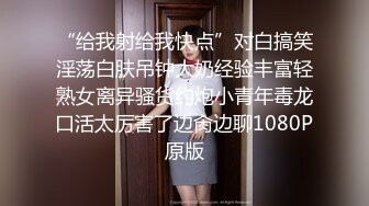 商场女厕全景偷拍几个高颜值美女嘘嘘2 (4)