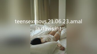 新来的清纯黑丝美少女露脸跟男友激情啪啪展示给狼友看