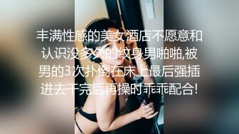  这个粉嫩嫩小美女真是会玩啊 脱光光躺在酒店的床上 尽力张开笔直大长腿逼穴清晰诱人 玩弄抠搓满意操穴